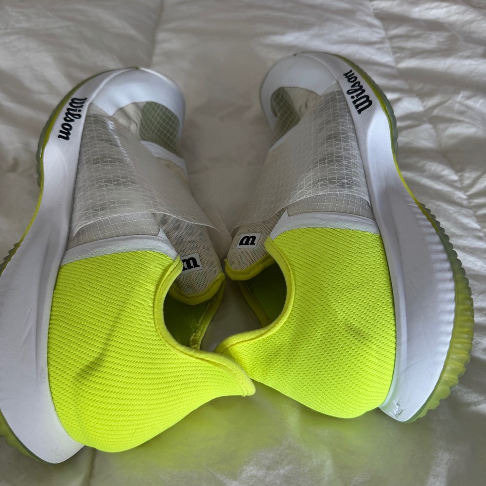 Wilson, 11 Yellow & White